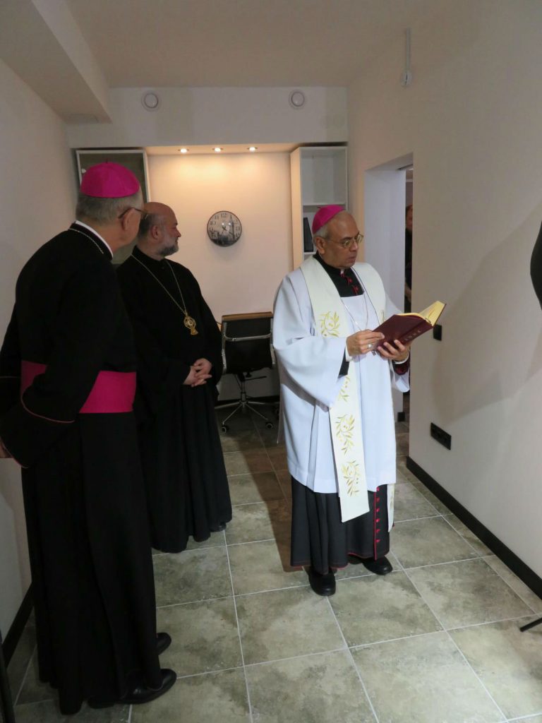 Наконец-то свершилось: нунций освятил офис новостной службы Католической церкви Казахстана