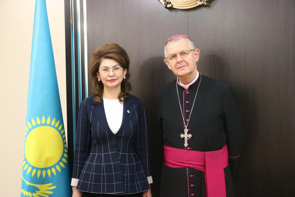 Архиепископ Томаш Пэта нанес визит новому министру