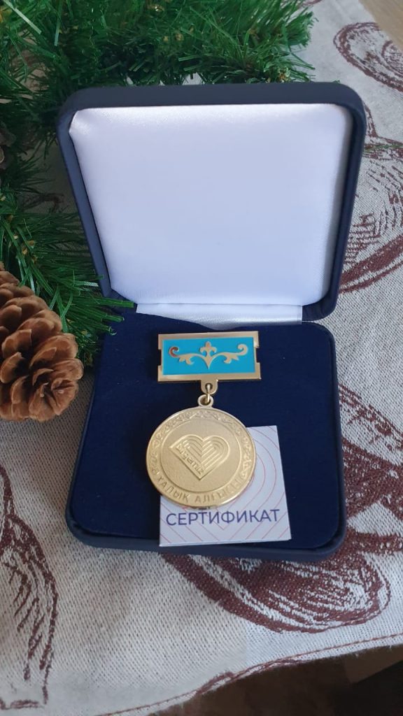 Директор "Каритас-Астана" награжден медалью за подписью президента