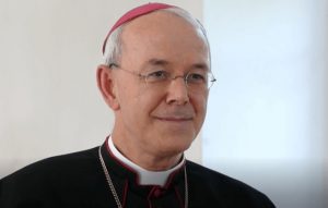 Епископ Шнайдер