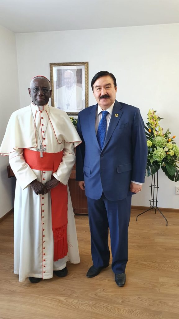 Кардинал Роберт Сара посетил Казахстан