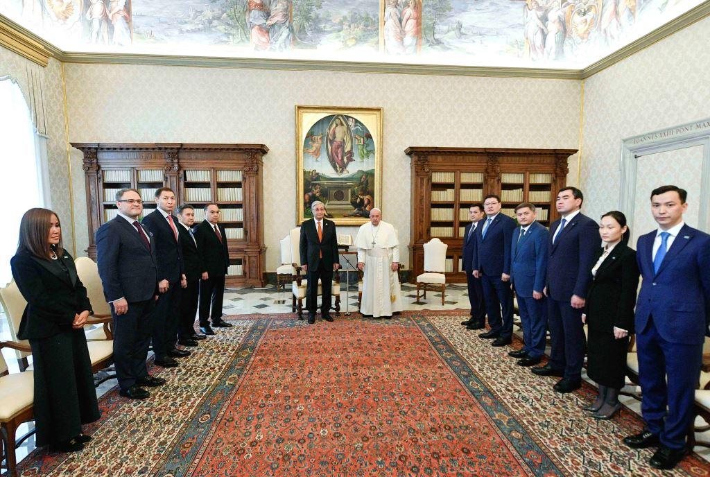 Президент Казахстана и Папа Римский