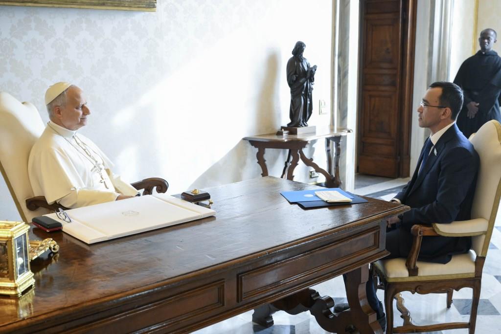 Ашимбаев и Лев 14