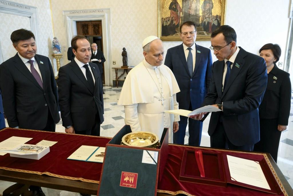 Папа и делегация Казахстана