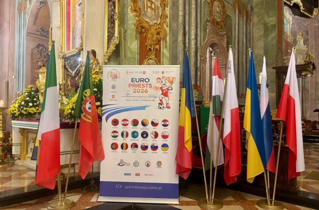 Чемпионат среди католических свяшенников по мини-футболу